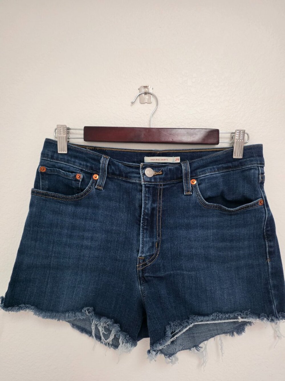 Levi's High-Rise Cut-Off Denim Shorts w30